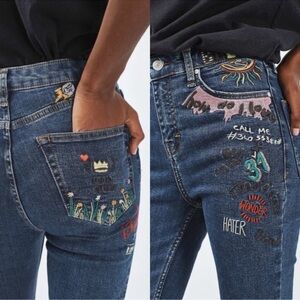 TOPSHOP MOTO Scribble Embroidered JAMIE JEANS